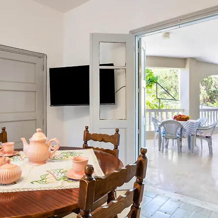 Traditional Aperi With Sea & Valley Views Appartement *