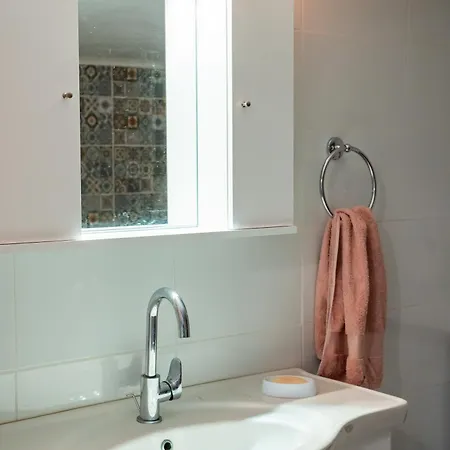Traditional Aperi With Sea & Valley Views *